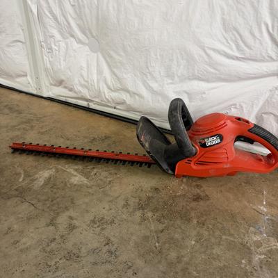 Black & Decker Alligator Loppers & Two Hedge Trimmers (G-MG)