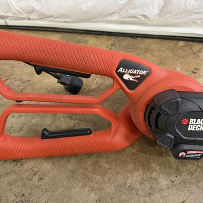 Black & Decker Alligator Loppers & Two Hedge Trimmers (G-MG)