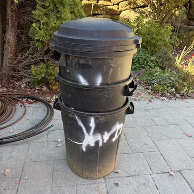 Three 20 Gallon Rubbermaid Roughnecks with Lids