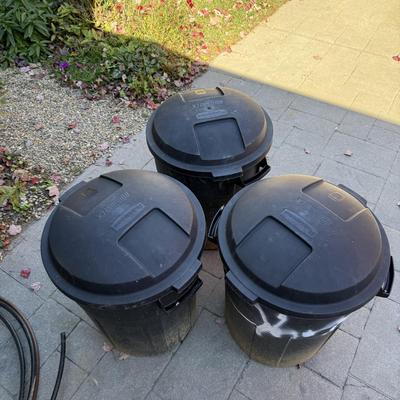 Three 20 Gallon Rubbermaid Roughnecks with Lids