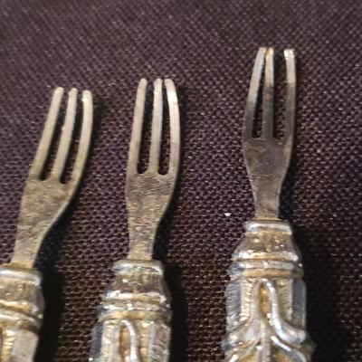 Elegant Entertaining-Sheffield, Aynsley and More (DR-KD)