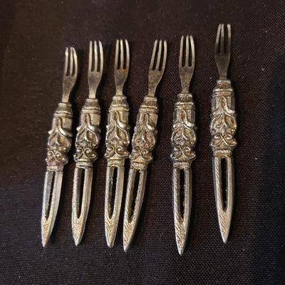 Elegant Entertaining-Sheffield, Aynsley and More (DR-KD)