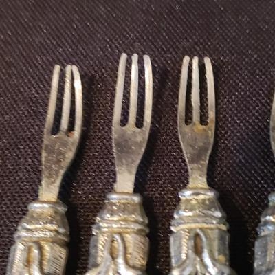 Elegant Entertaining-Sheffield, Aynsley and More (DR-KD)