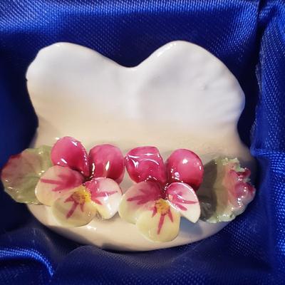 Elegant Entertaining-Sheffield, Aynsley and More (DR-KD)