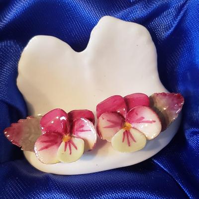 Elegant Entertaining-Sheffield, Aynsley and More (DR-KD)