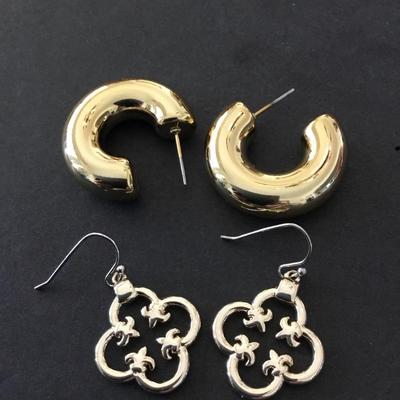 Two pairs, gold tone, chunky light hoop earrings & dangling earrings