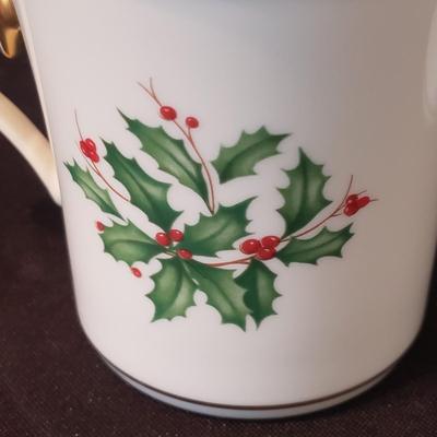 Lenox "Venture" Dishes and Four Dimensions Collection Mugs (DR-KD)