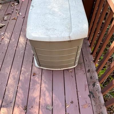 Rubbermaid Storage Chest (BD-RG)