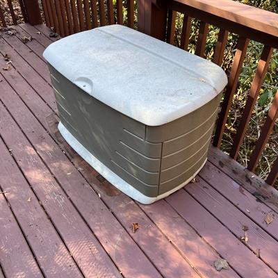 Rubbermaid Storage Chest (BD-RG)