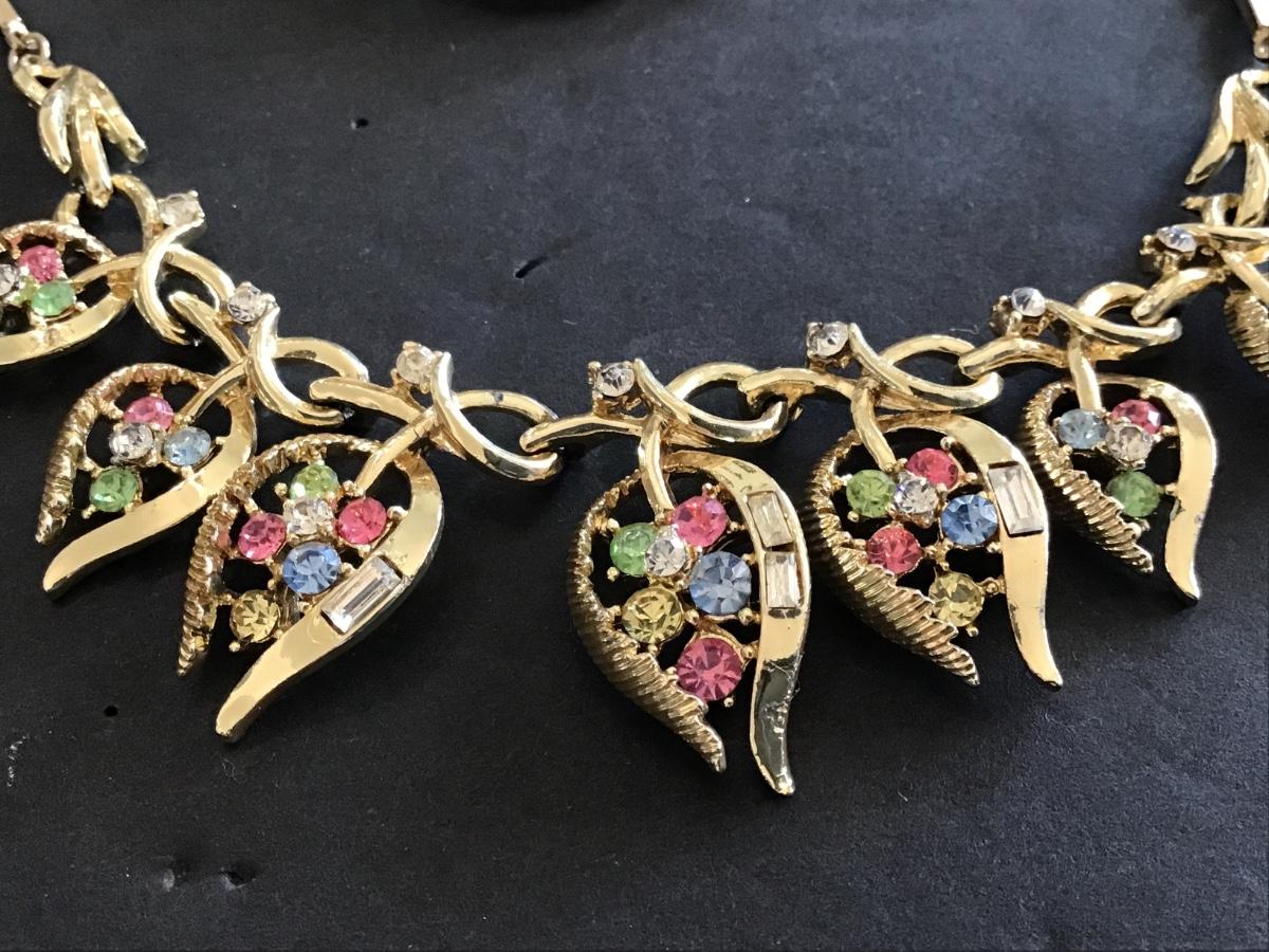 Vintage Coro Set Necklace Bracelet Earrings. Set