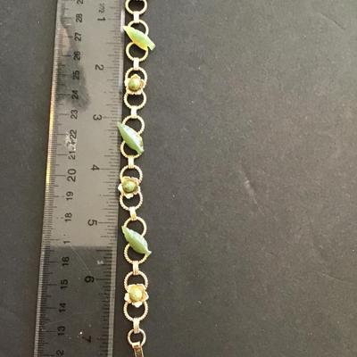 Very nice Vintage Gold tone bracelet with green jade stones