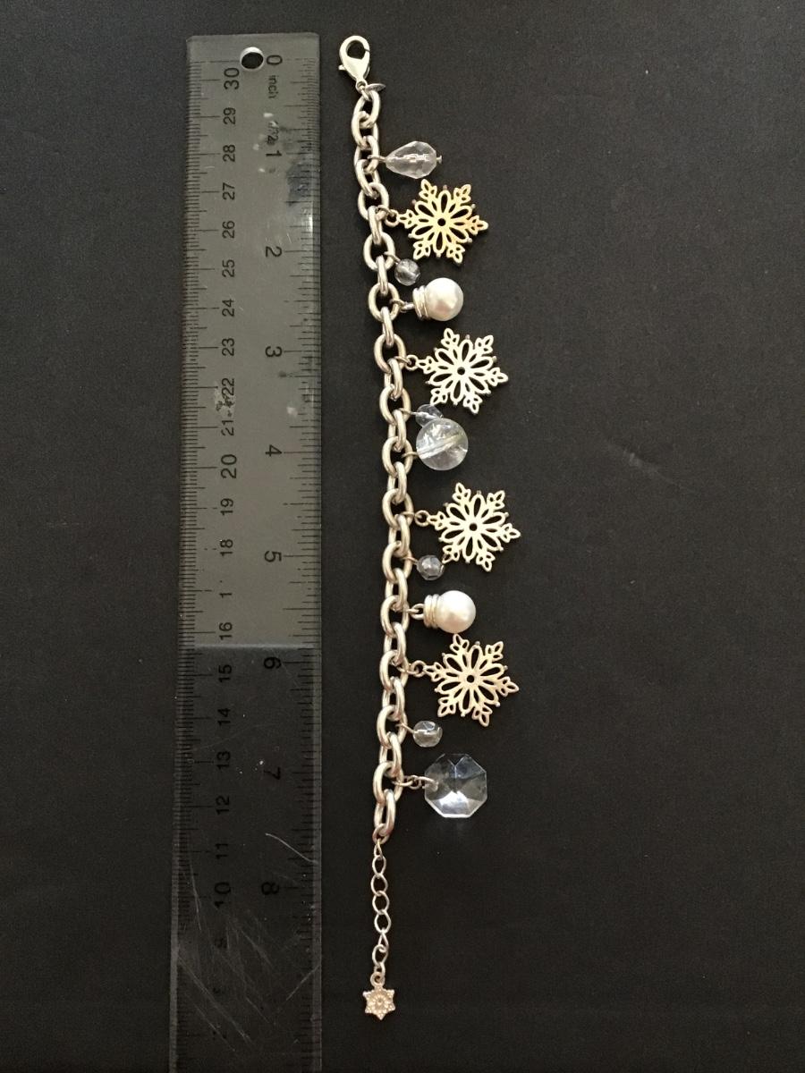 Very nice Silver Tone vintage Christmas Fashion bracelet