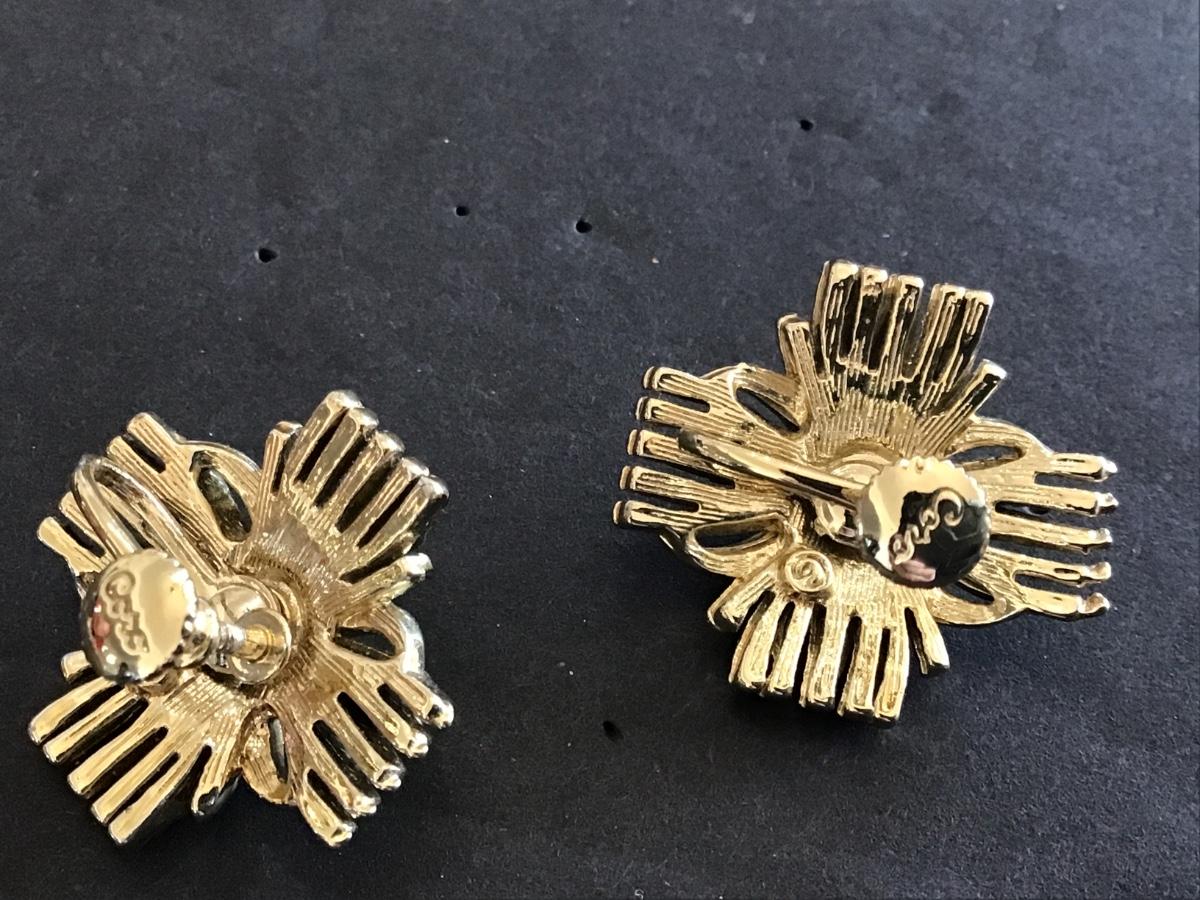 Coro Vintage Screw Back Earrings