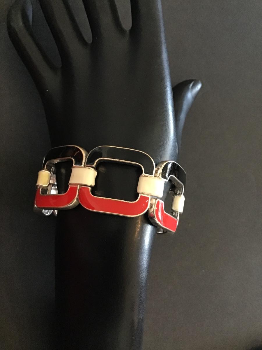 Very nice red white and black enamel fashion stretchy bracelet