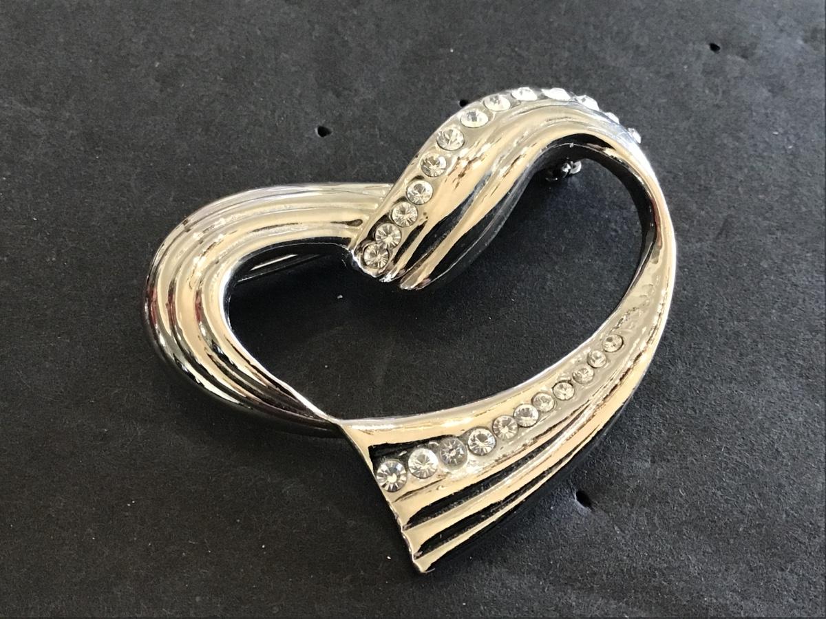 Silver Tone Heart Rhinestone Brooch