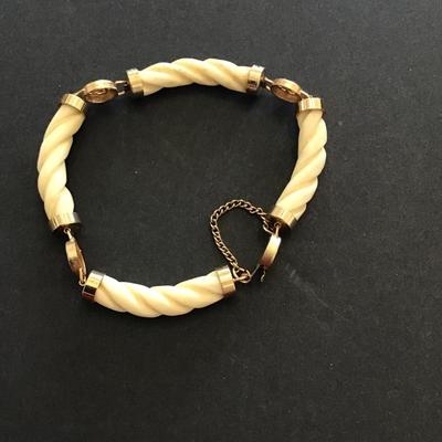 Vintage goldtone, twisted Lucite bracelet