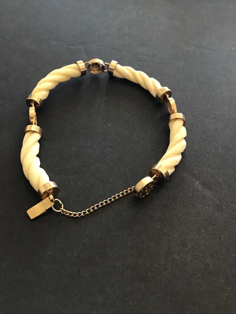 Vintage goldtone, twisted Lucite bracelet