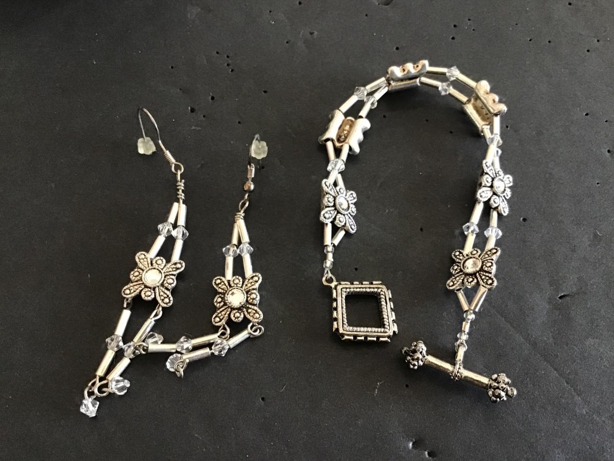TOOGLE Bracelet and Earrings