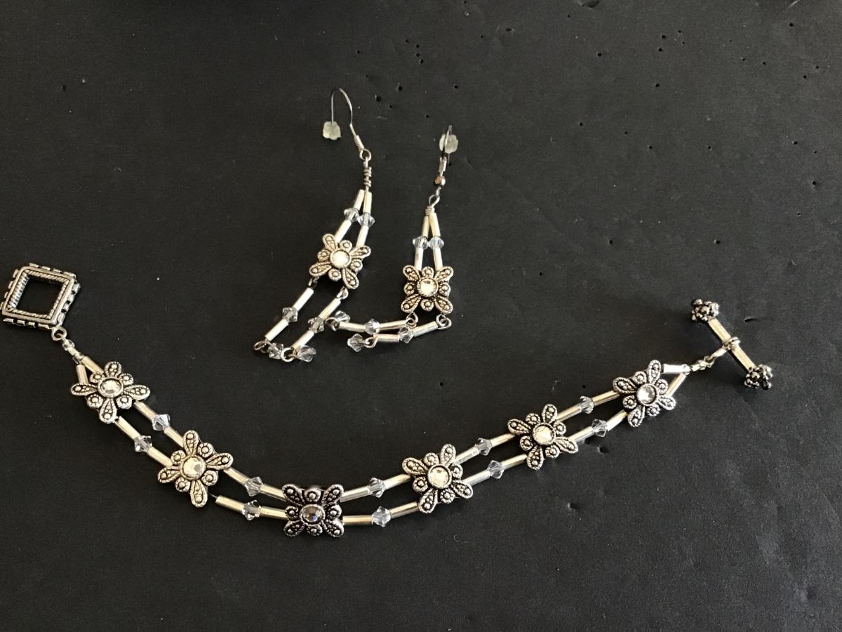 TOOGLE Bracelet and Earrings