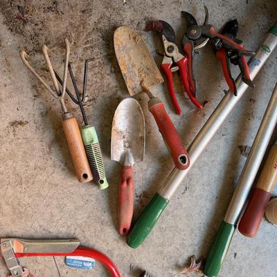 Yard Tools w/Stand & Nitrogen Fertilizer