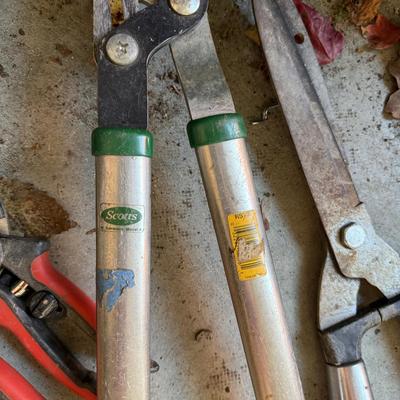 Yard Tools w/Stand & Nitrogen Fertilizer