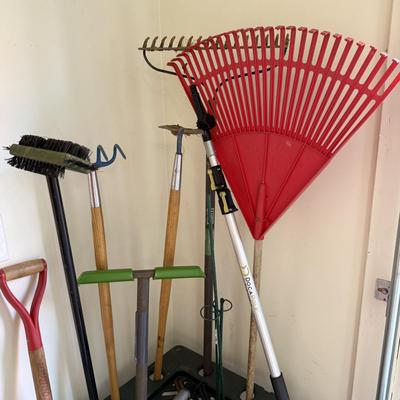 Yard Tools w/Stand & Nitrogen Fertilizer