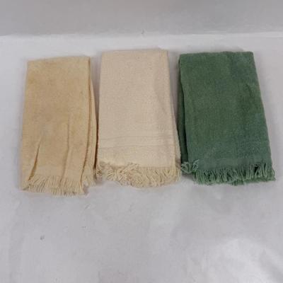 Sale Photo Thumbnail #358: With embarrassing embroidered Christmas images: Sleighs and Santa Claus.  In like-new condition.