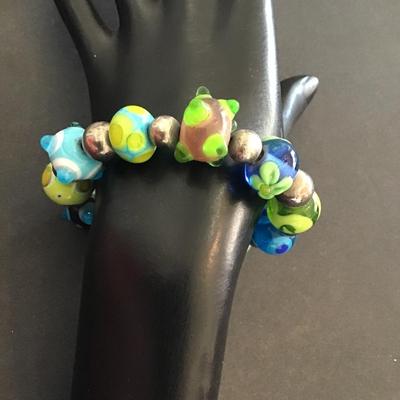 Very nice art glass beaded bracelet