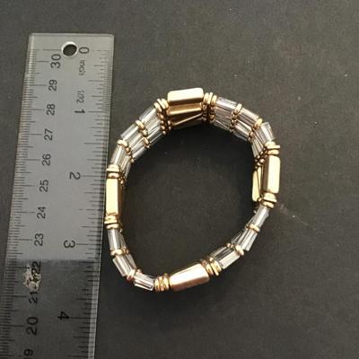 Very nice Gold tone glass beaded stretch bracelet