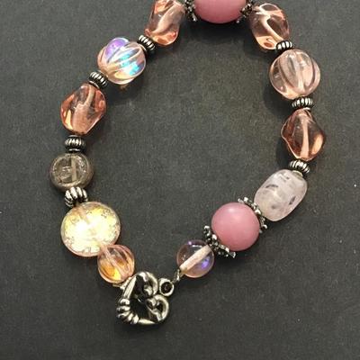 Very nice polish glass beaded stretchy bracelet