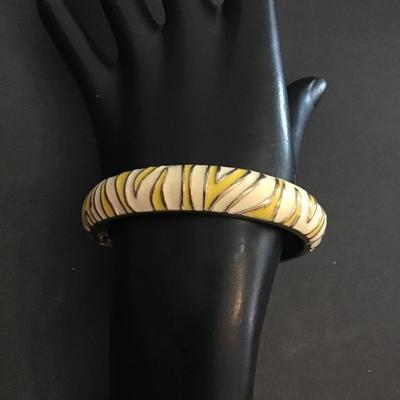 Very nice multicolor enamel hinged bracelet