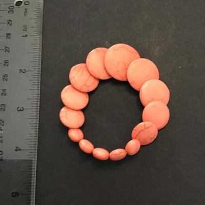 Beautiful, vintage, pink, polished stone stretchy bracelet