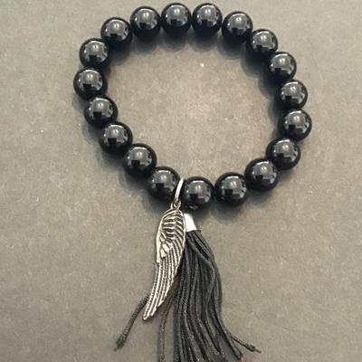 Black glass beaded stretch bracelet