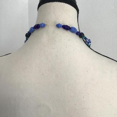 Beautiful vintage blue glass beaded necklace