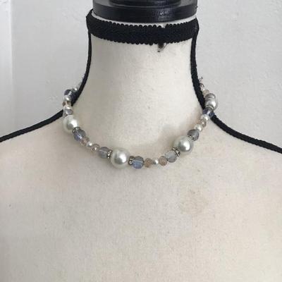 Beautiful Faux pearl glass beaded choker necklace