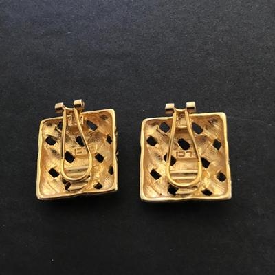 Vintage Liz Claiborne gold tone clip on earrings