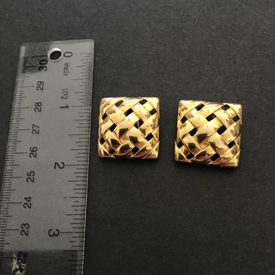 Vintage Liz Claiborne gold tone clip on earrings