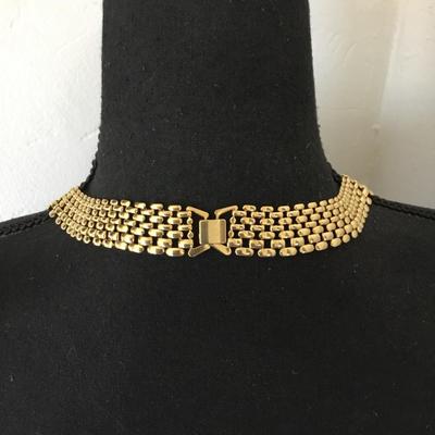 Beautiful vintage 80s gold tone, wide panther, link chain collar necklace