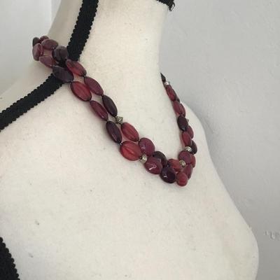Very nice red faux beaded necklace