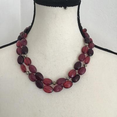 Very nice red faux beaded necklace