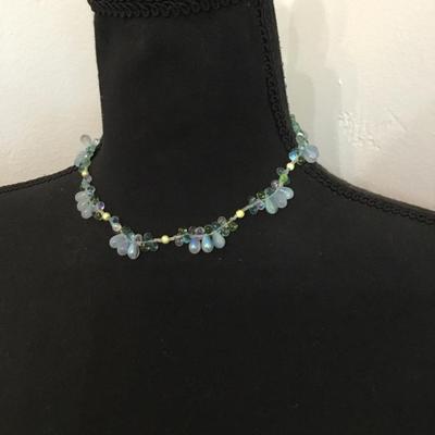 Beautiful designer donna Beth Mitchell gorgeous open, White moon stone, glass, bead collar necklace
