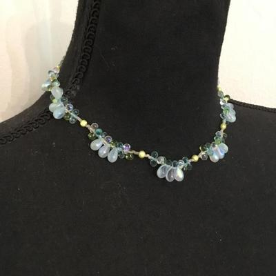 Beautiful designer donna Beth Mitchell gorgeous open, White moon stone, glass, bead collar necklace