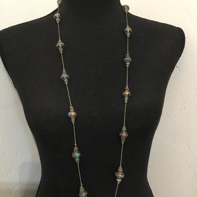 Beautiful vintage wedding cake glass bead necklace