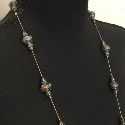 Beautiful vintage wedding cake glass bead necklace