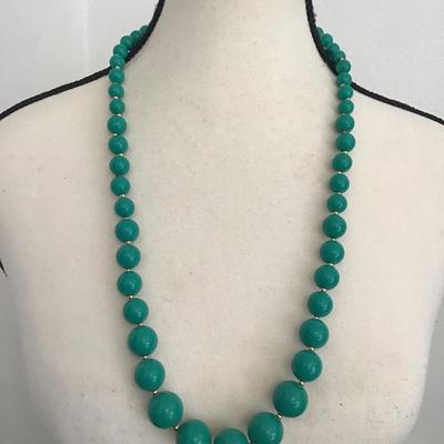 Beautiful, green turquoise colored faux beaded fashion necklace