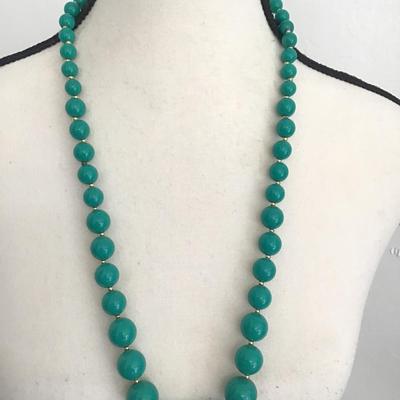 Beautiful, green turquoise colored faux beaded fashion necklace