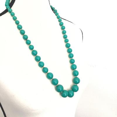 Beautiful, green turquoise colored faux beaded fashion necklace