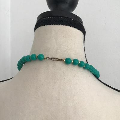 Beautiful, green turquoise colored faux beaded fashion necklace