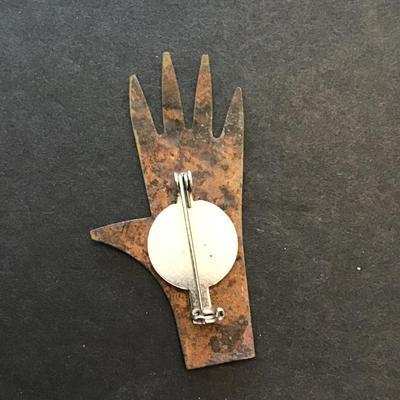 Hand pin brooch