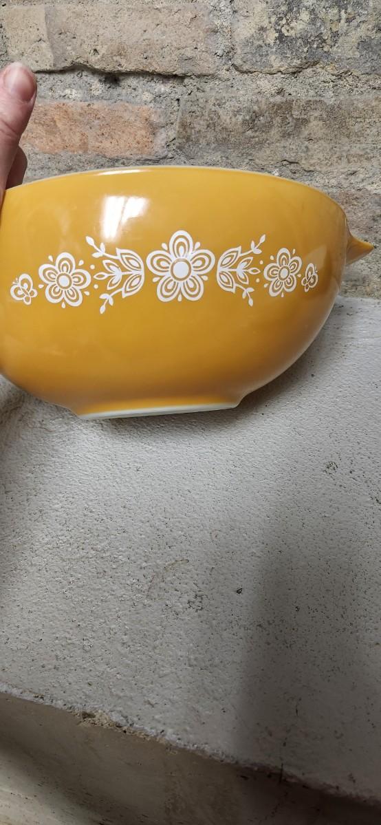 Sale Photo Thumbnail #9: Dishwasher damaged yellow 403 bowl. Note the damage. Butterfly gold Cinderella bowl set. Some damage on that 442 but it is a first generation.